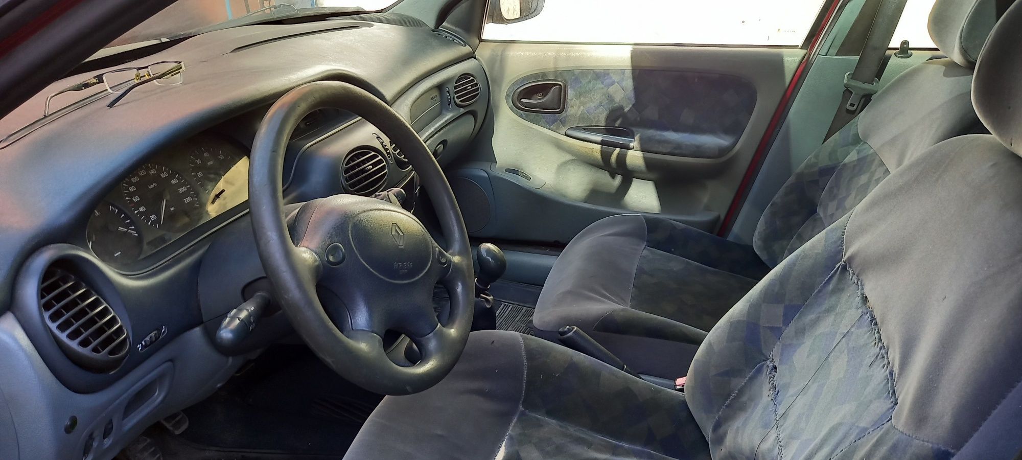 Renault меган 1 1.6 1998год