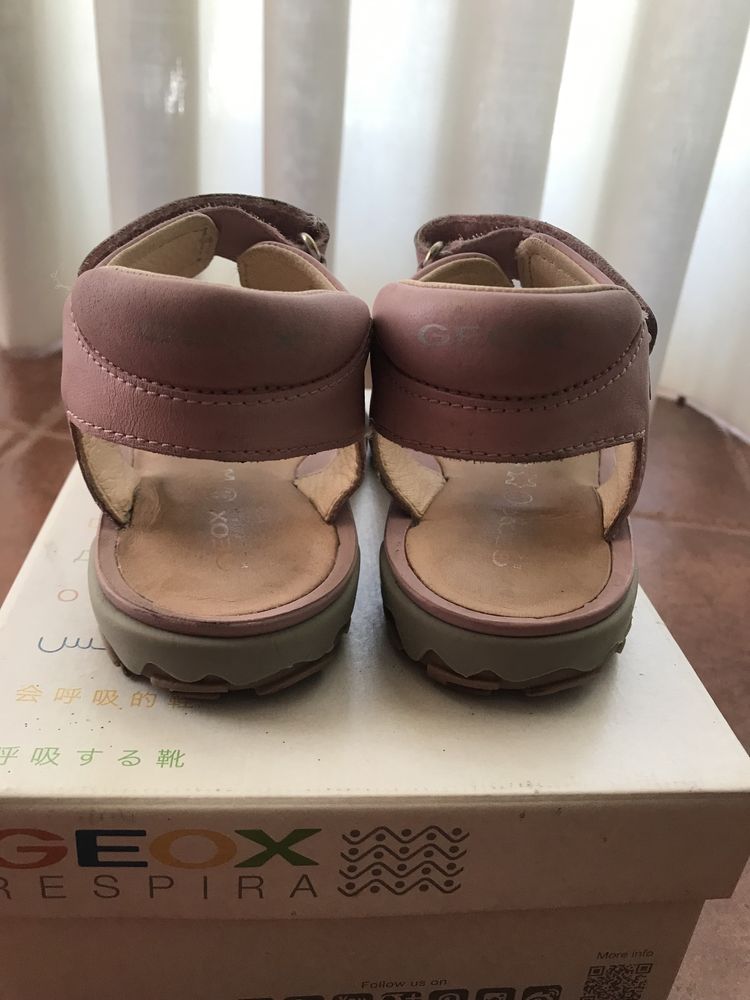 Sandalias Geox em pele com luzes