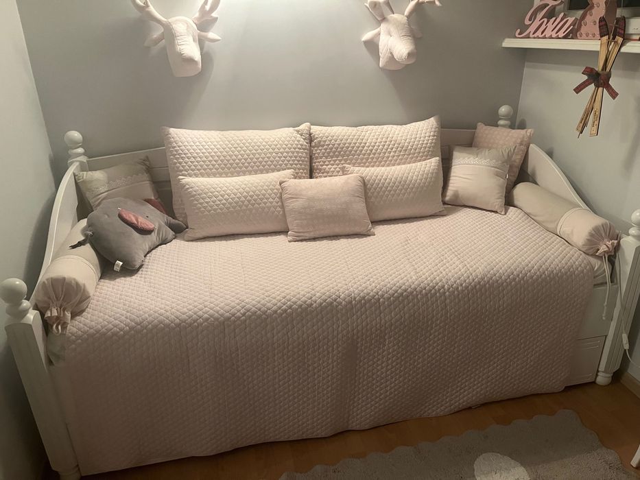 Łóżko dla dziewczynki Cinerella z wyposażeniem marki Caramella