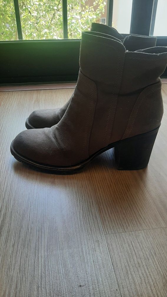 Botas Camurça taupe