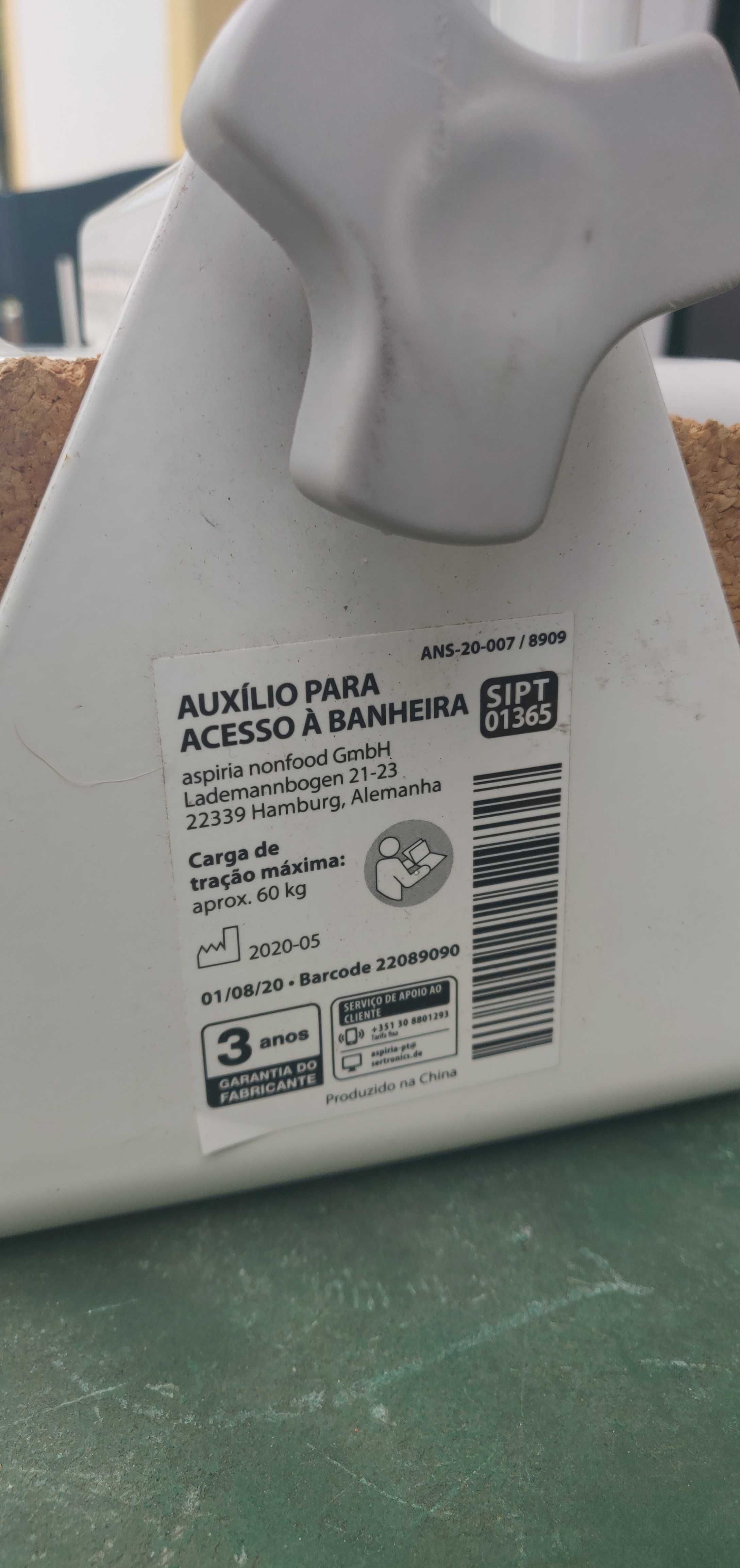 Pega de acesso para Banheira