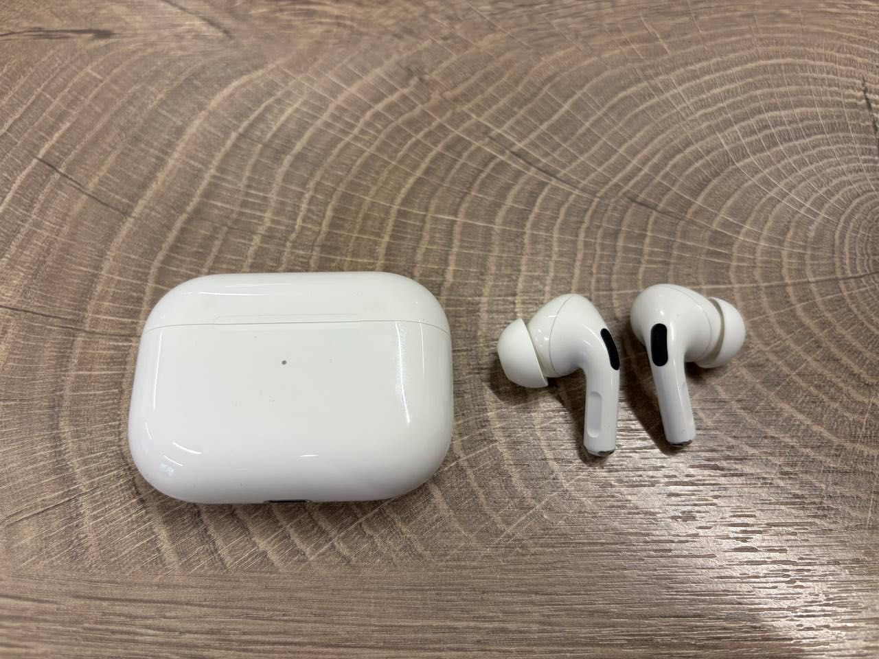 Оригінал Airpods pro з magsafe charging, чохлом та повним комплектом