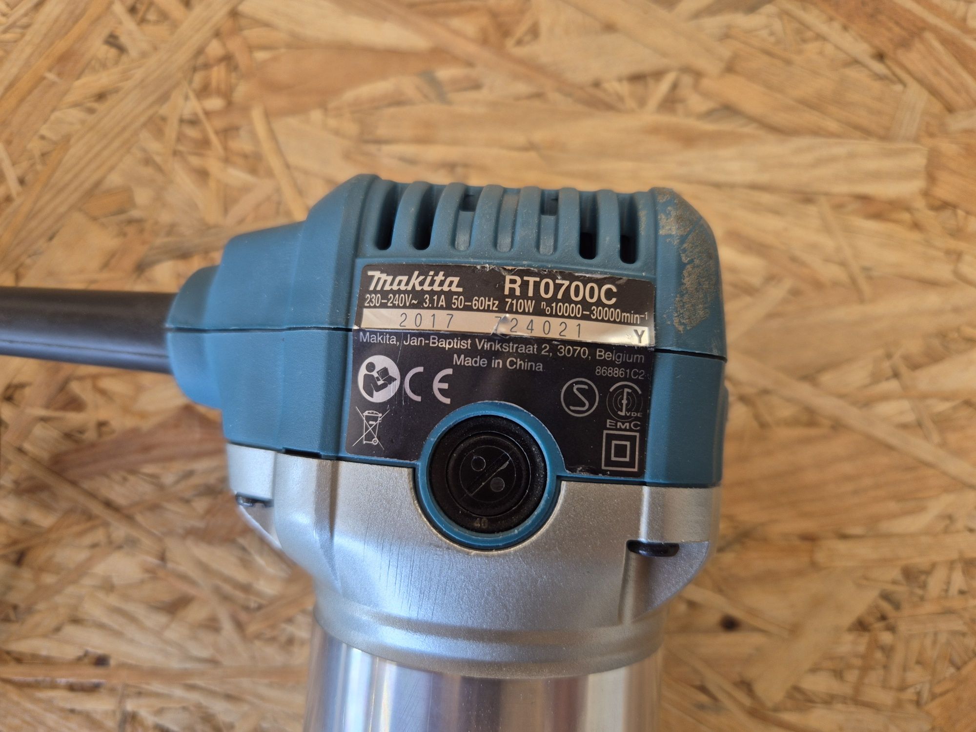 Frezarka Makita RT0700CX2J górnowrzecionowa