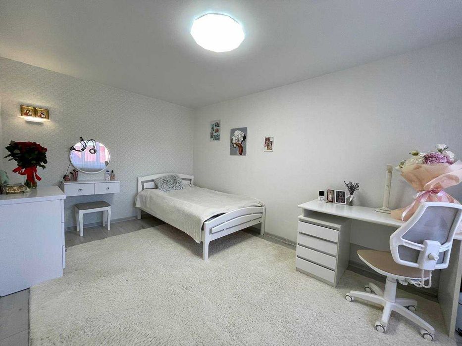 Продаж чудової дворівневої квартири! Виставка