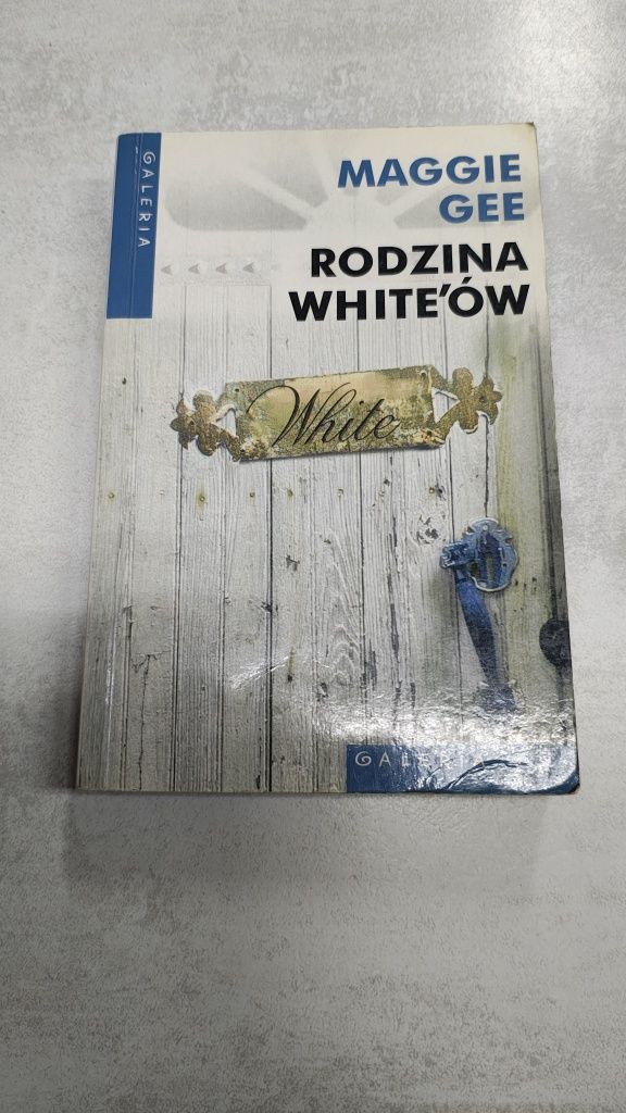 Rodzina White'ów. Maggie Gee