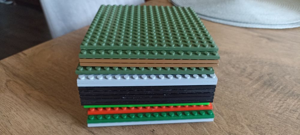 Płytki konstrukcyjne do klocków typu LEGO z firmy Cobi