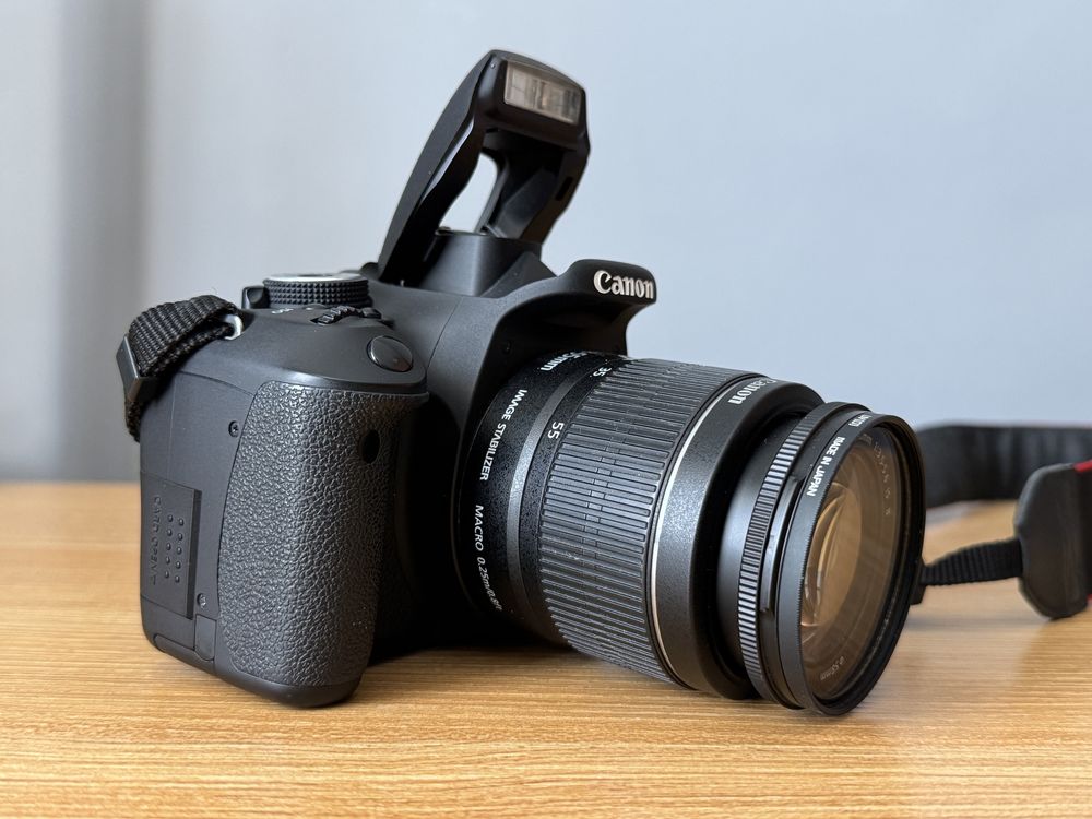 Canon EOS 600D Цифровий дзеркальний фотоапарат