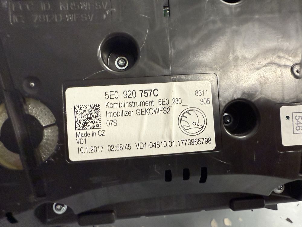 Licznik Maxidot Skoda Octavia 3 III RS 5E0.920757C