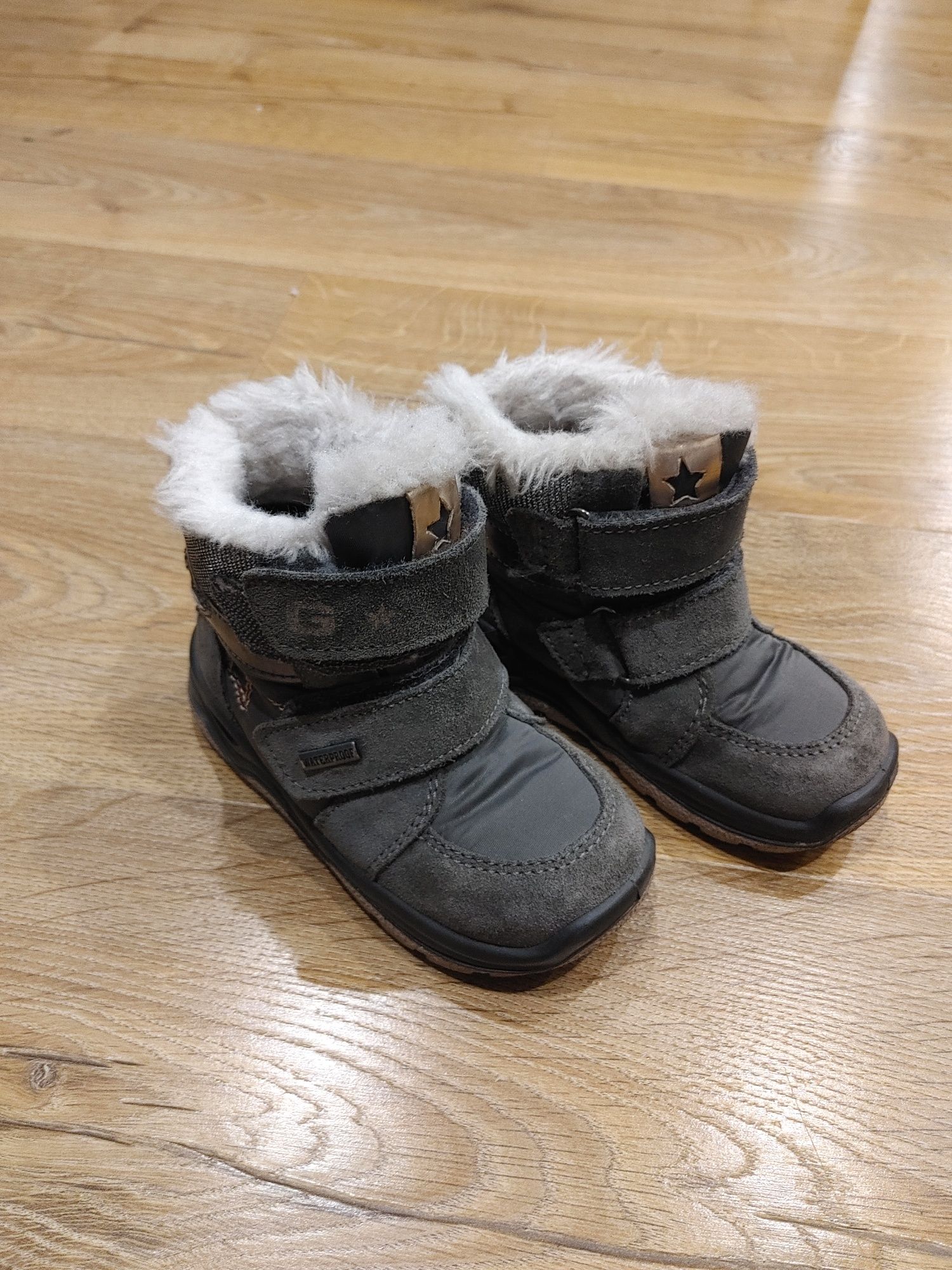 Buty dziecięce r. 24
