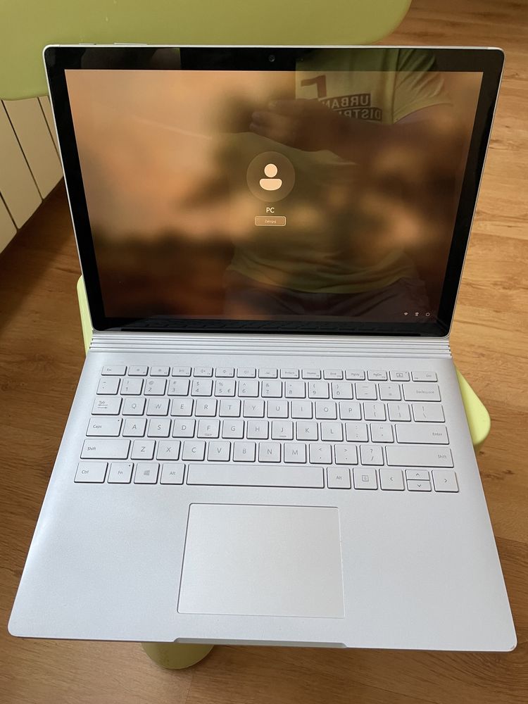 Surface Book 2 13,5 cala i7 16 GB RAM 512 SSD