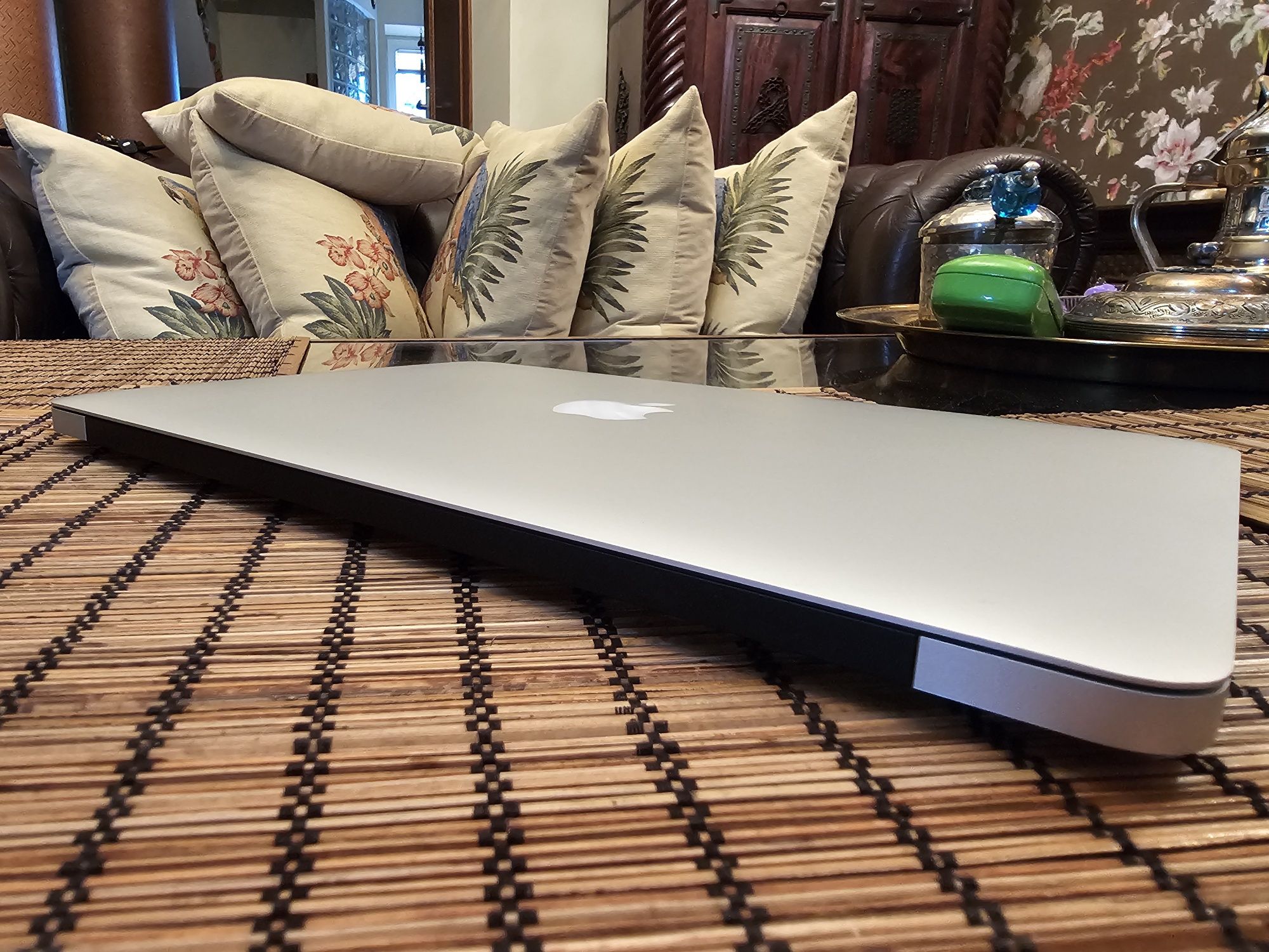 Komputer notebook laptop Macbook Air i5 4gb 128gb 13.3