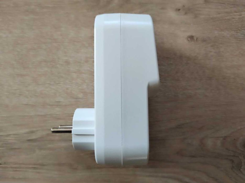 Реле контролю напруги в розетку TOMZN 16A TOSVA-16 захист перепадів