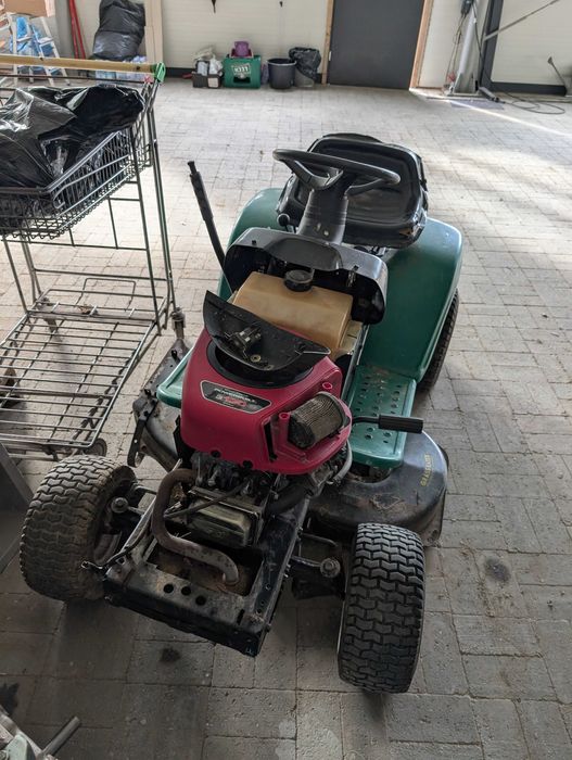 Kosiarka traktorek Weed Eater – silnik Briggs & Stratton