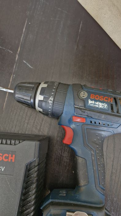 Máquina Bosch bateria e carregador