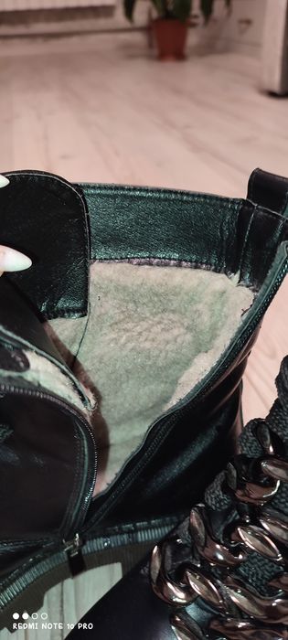 Ботінки шкіряні жіночі 39 розмір.
