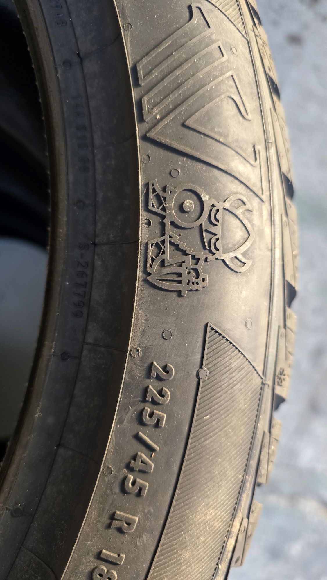 E24 4x 225/45R18 Viking Four Tech Plus 95Y XL opony wielosezonowe nowe