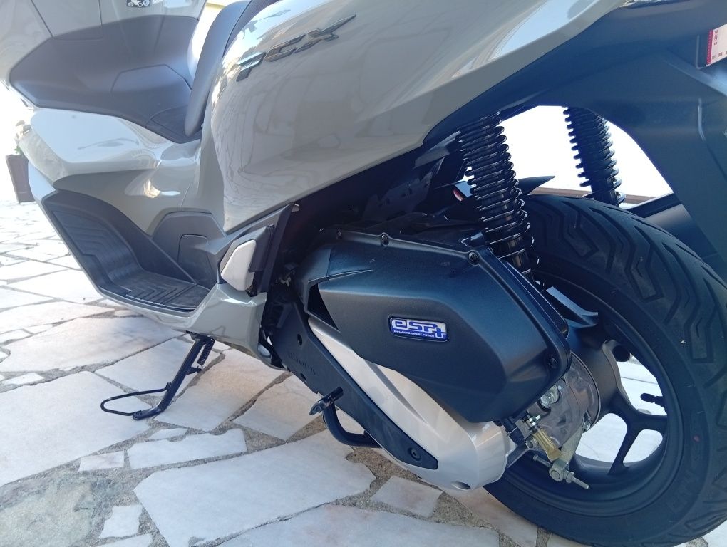 PCX 125 de 2023 com garantia