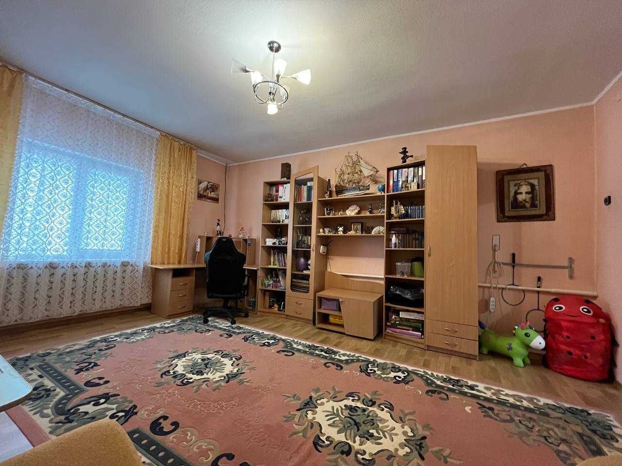 Продам добротный 2-х этажный дом вблизи реки и сосновой рощи