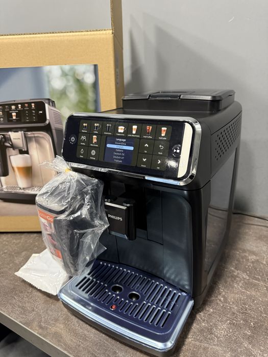 Кавомашина Philips 5500 нова! Заводське пакування!
