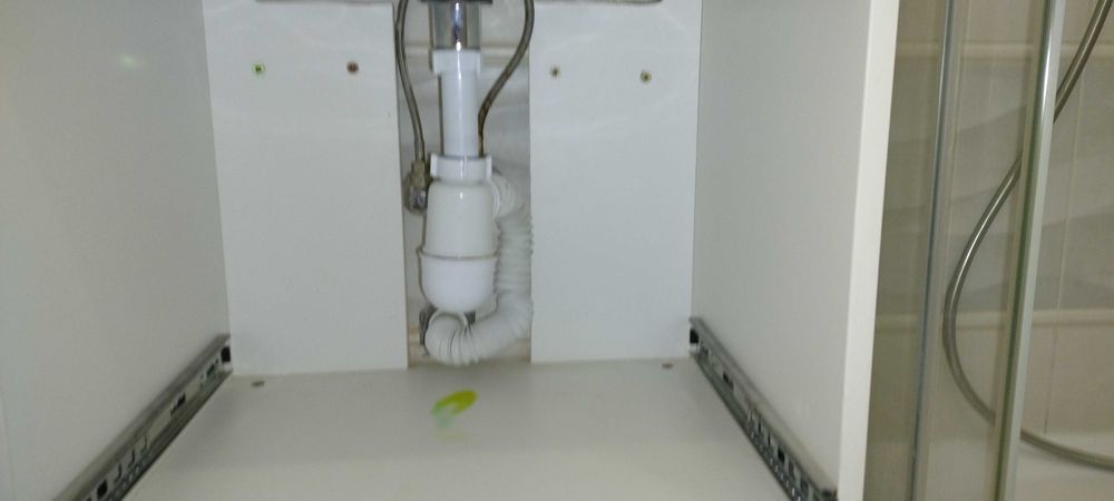 Вмивальник з підвісною тумбою