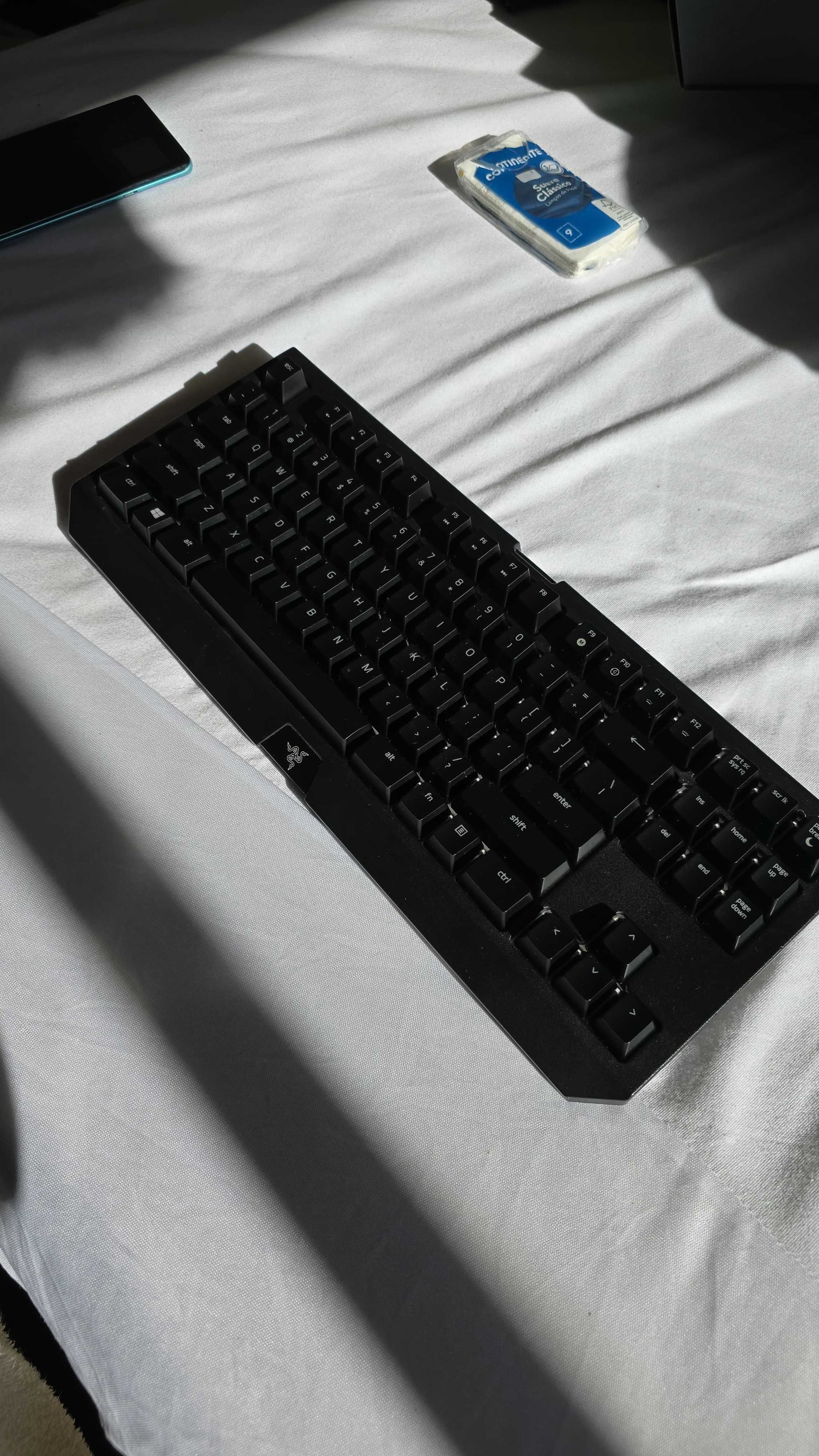 Teclado mecânico Razer BlackWidow Tournament Edition Chroma V2