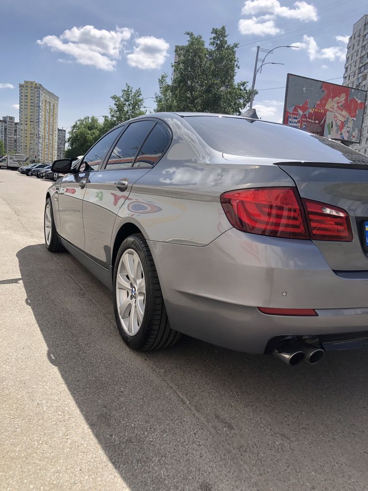 Bmw 528 f10 2011 року