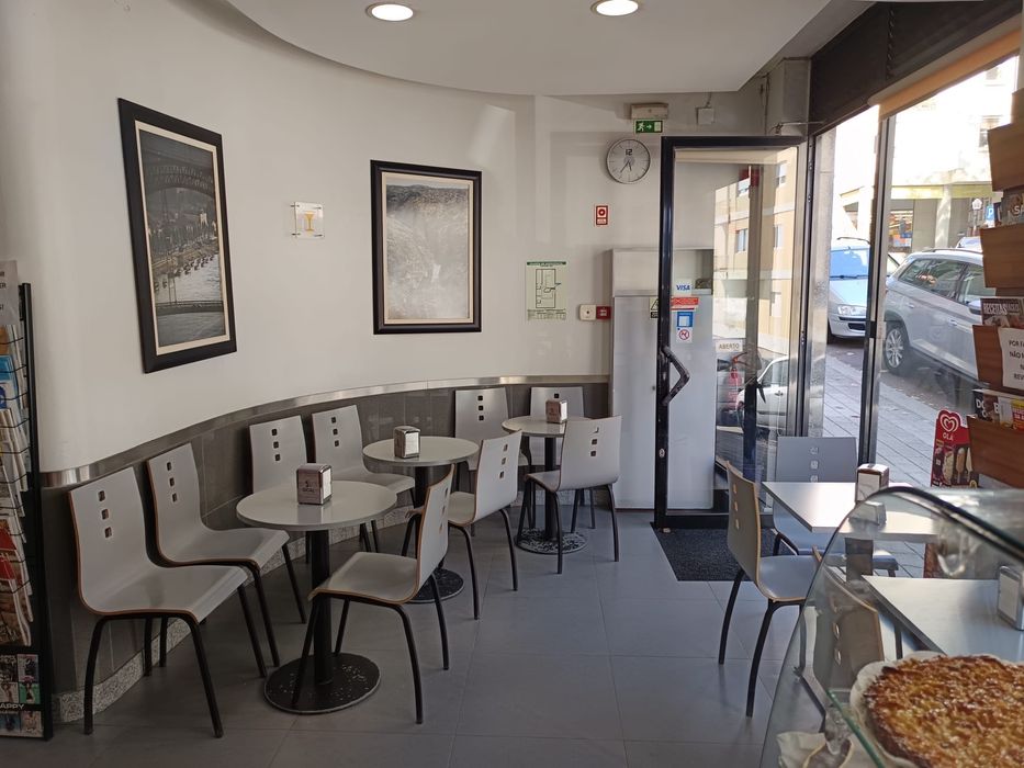 Vende-se Cafetaria