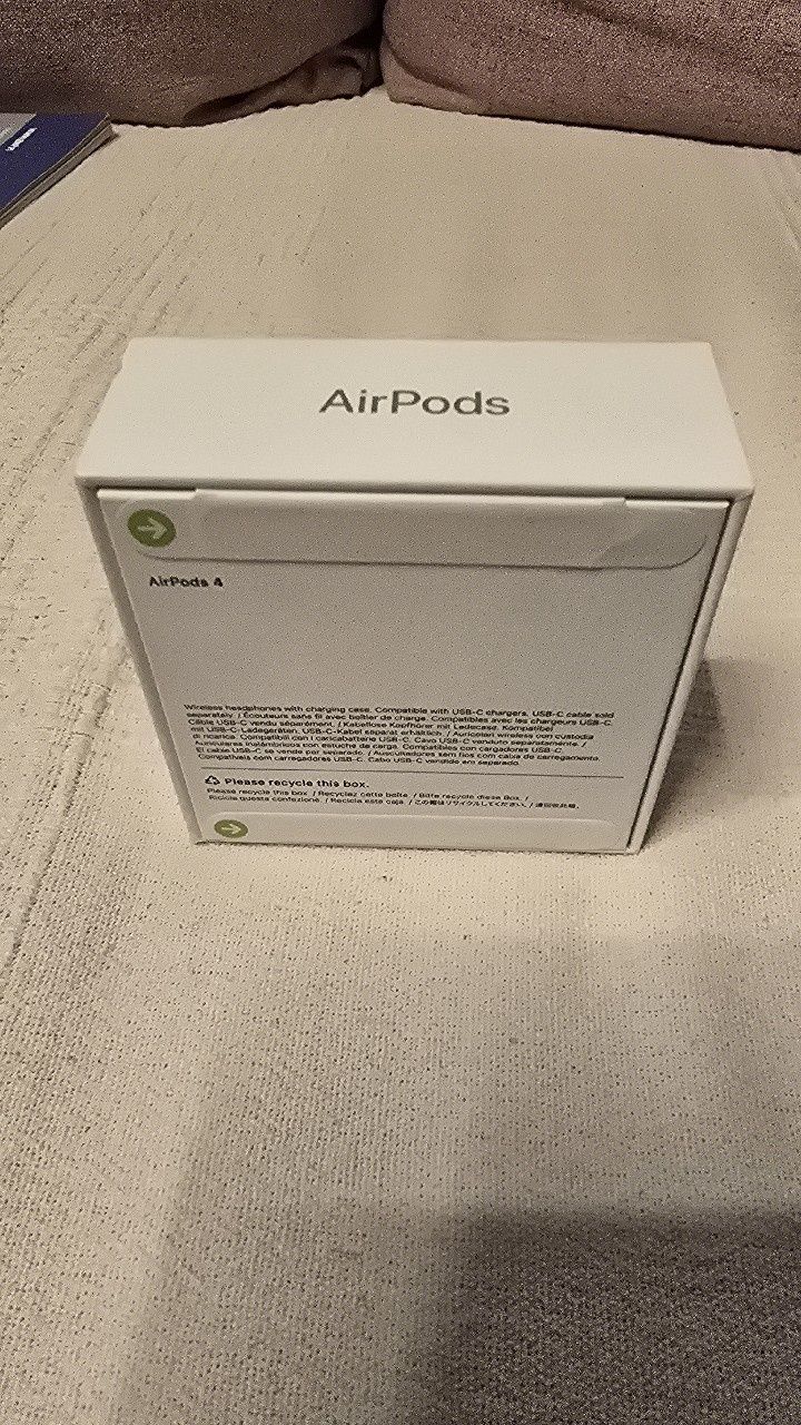 Słuchawki Apple AirPods 4