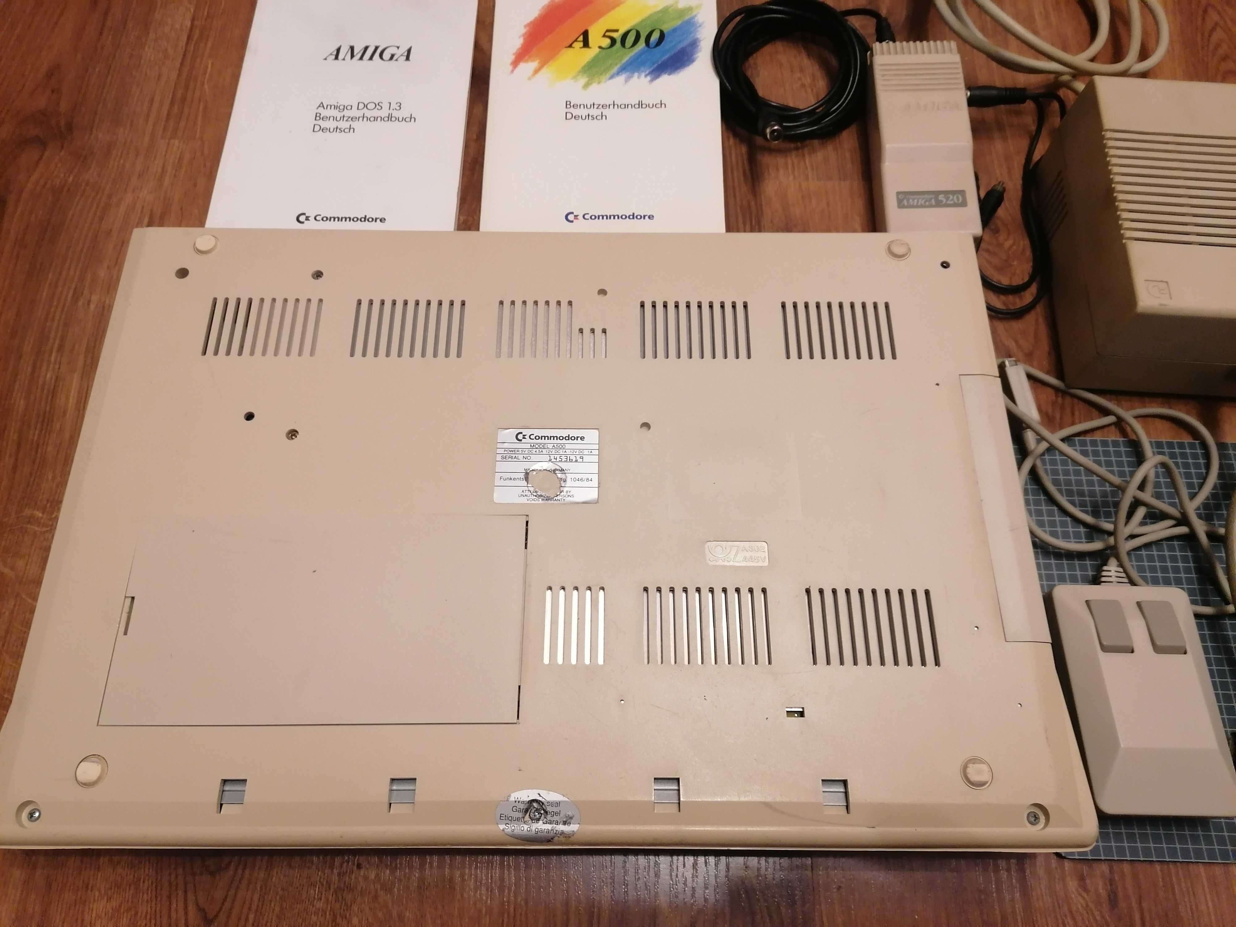 Amiga 500 + 512KB + zasilacz + oryginalna mysz + modulator