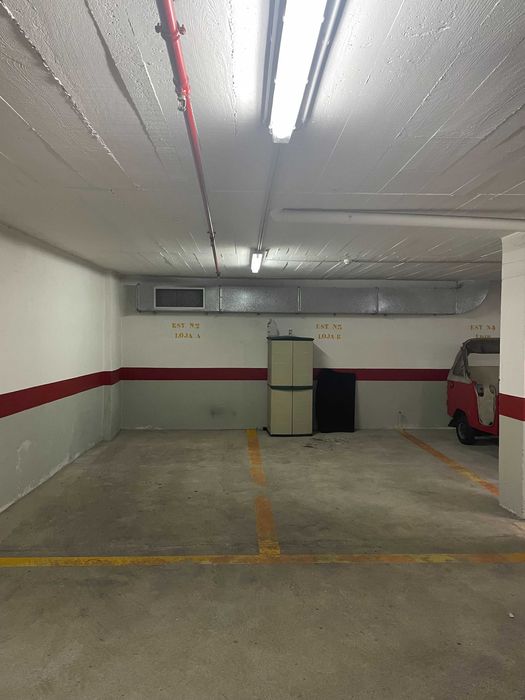 Aluga-se lugar de garagem: Rua Luciano Cordeiro