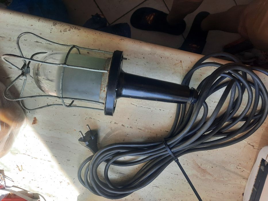 Lampa do warsztatu