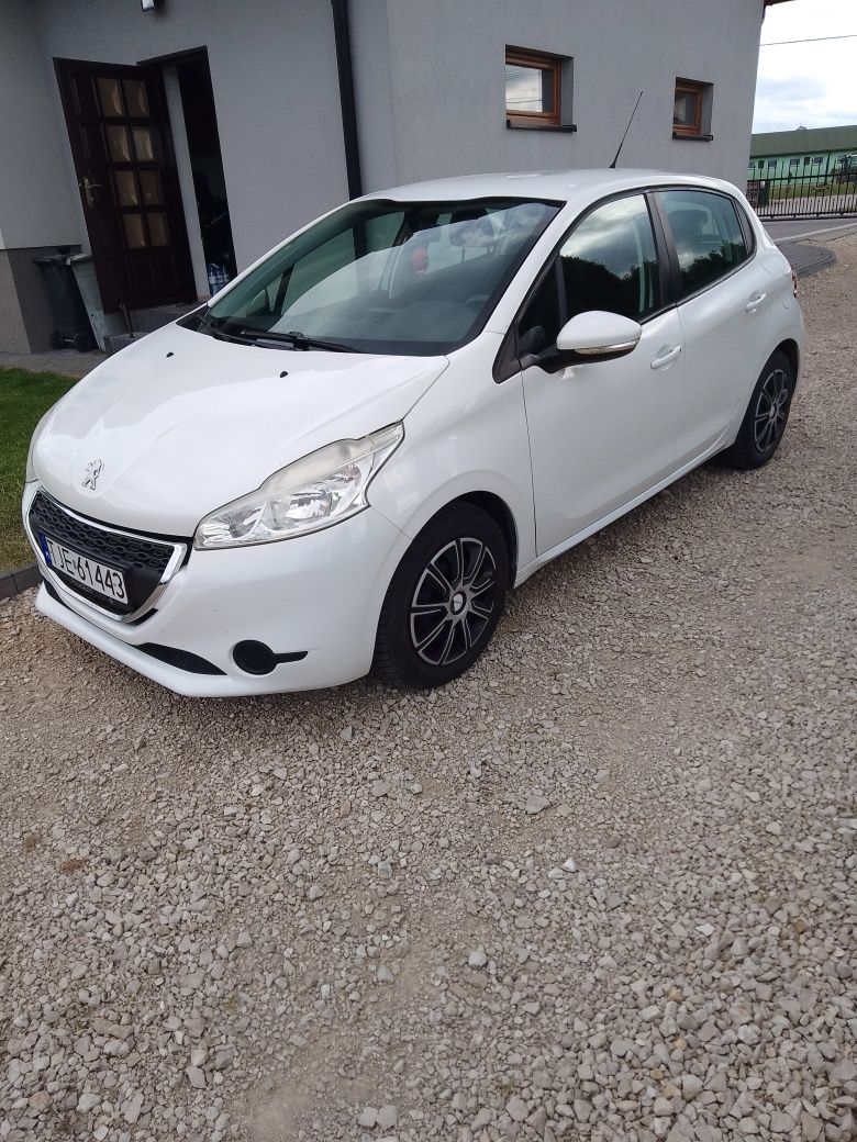 Peugeot 208 1.4 hdi Prywatnie Tablet klima super stan