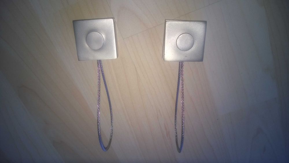 Conjunto 2 suportes para prender cortinados em inox, com iman, novos