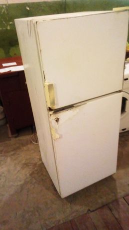 Холодильник "БИРЮСА"
