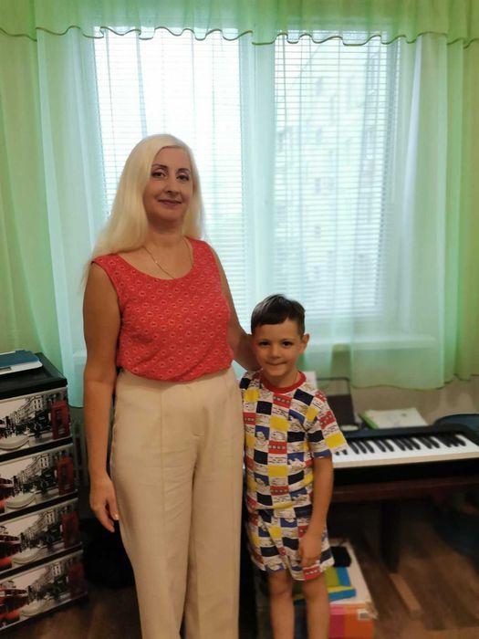 Уроки фортепиано, синтезатор, вокал- курсы занятий, офлайн, онлайн.