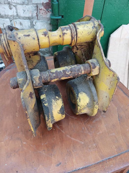 Підвісний механізм для монорельси не використовувався, потужний з СССР