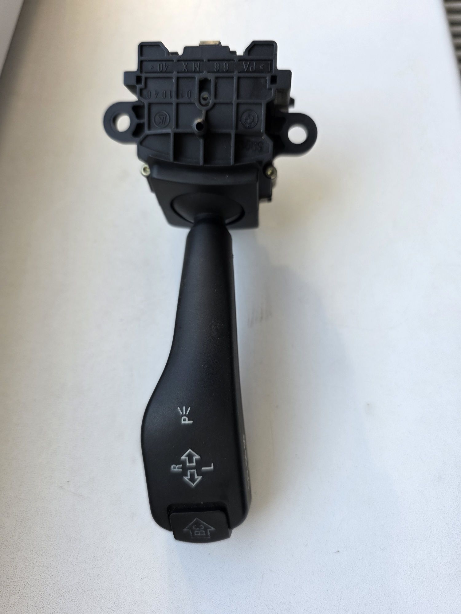 Manetka przełącznik kierunkowskazów BMW E39 BC przycisk board computer