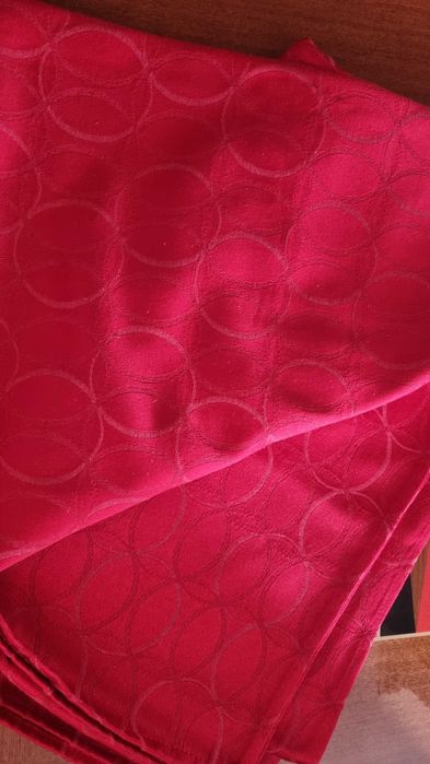 Toalha de Mesa Vermelha