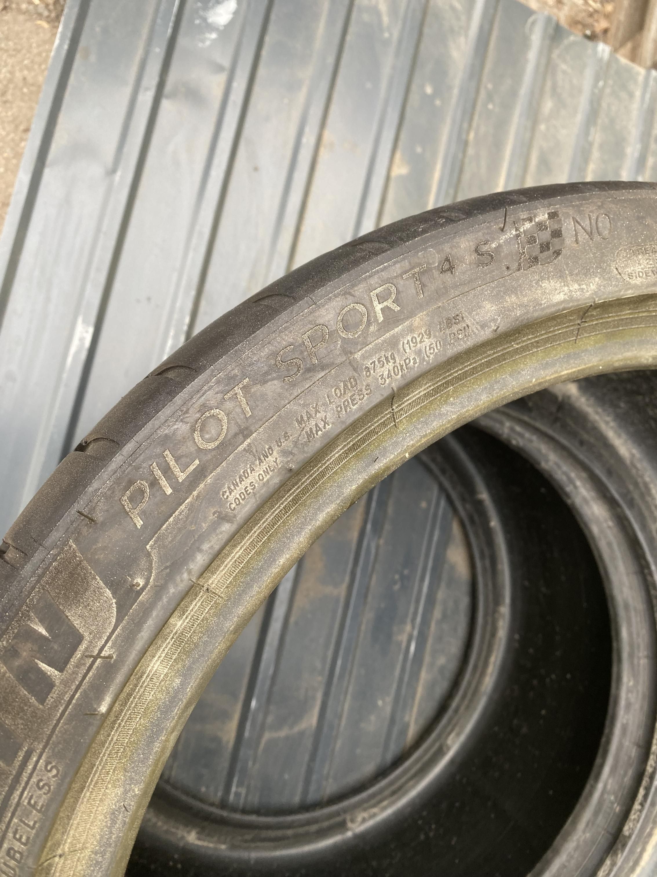 305 30 20 Michelin Pilot Sport 4 2019 Літо