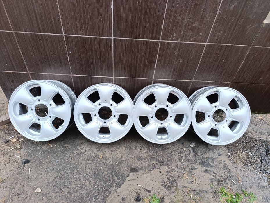 Продам диски нива,уаз, Волга ,соболь. На 15.