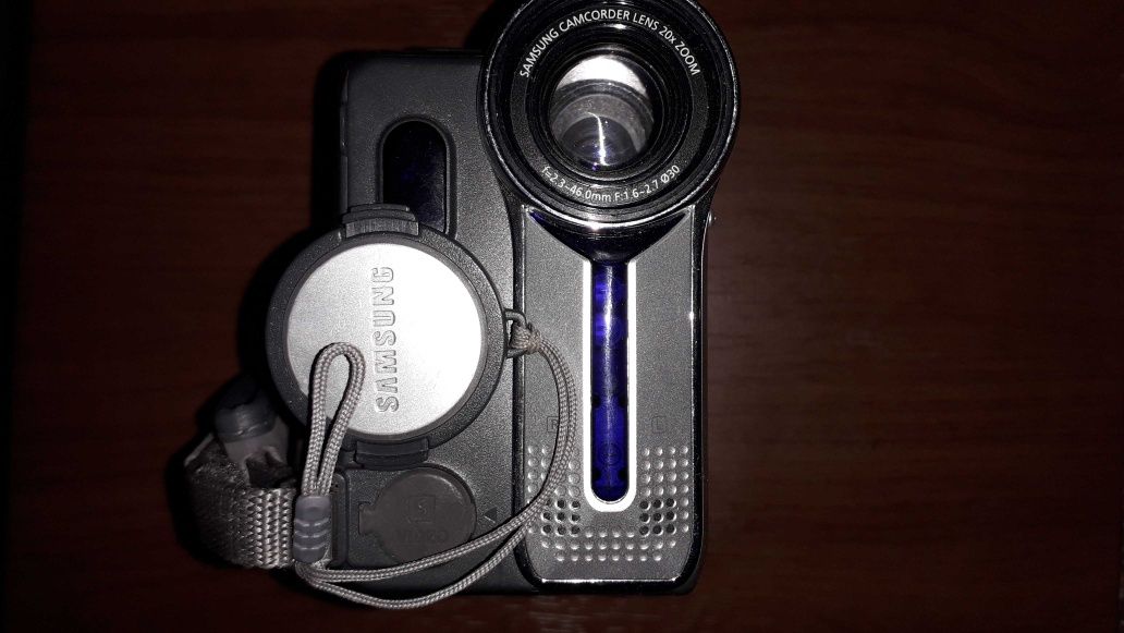 Відеокамера Samsung VP-D351