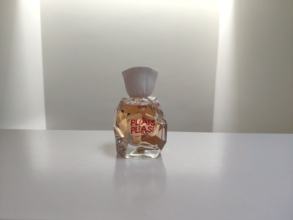 Perfume Pleats Please da Issey Miyake novo!