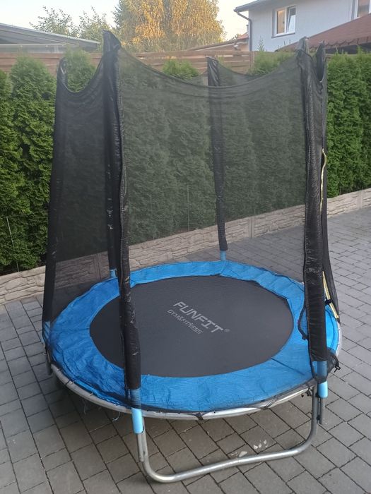 Trampolina zewnętrzna używana