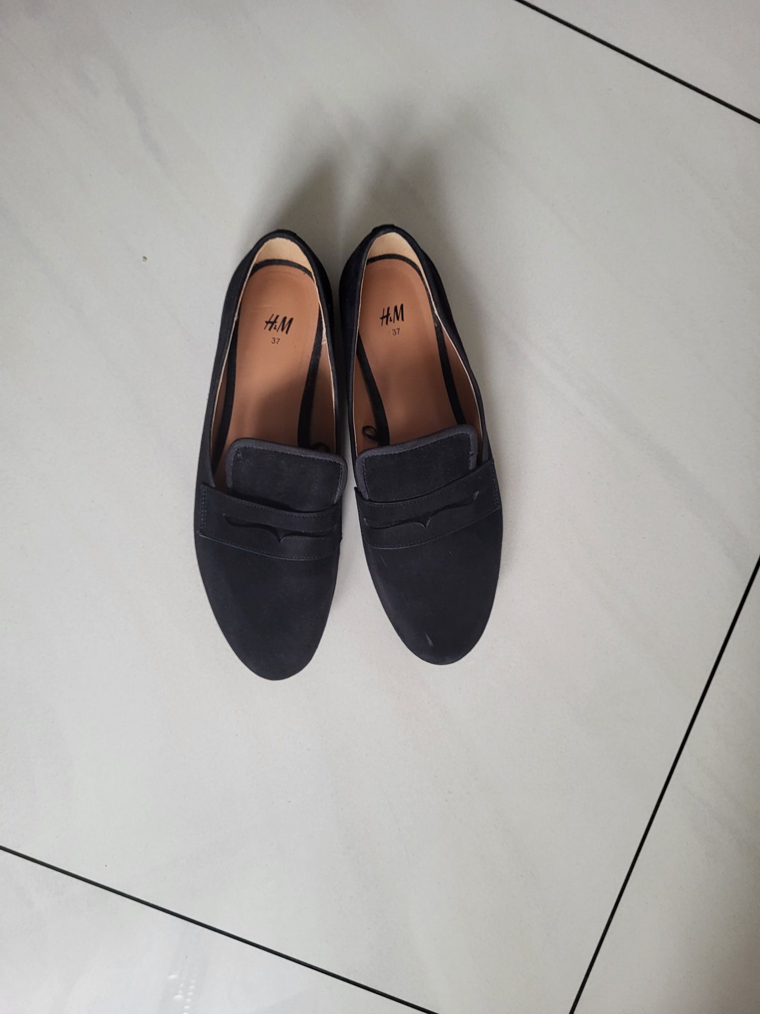 Czarne buty mokasyny