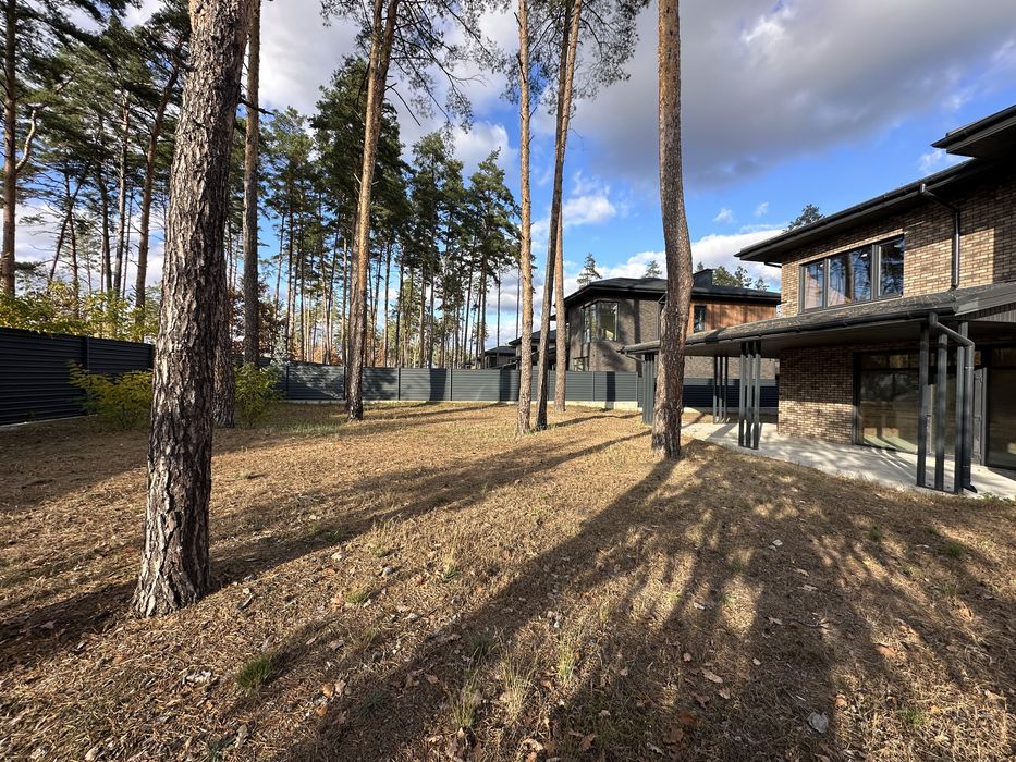 Якісний будинок 206 м2 в закритому котеджному містечку. 10 соток