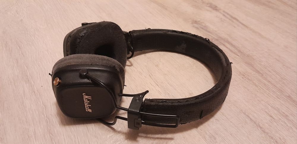 Słuchawki Marshall, uszkodzone