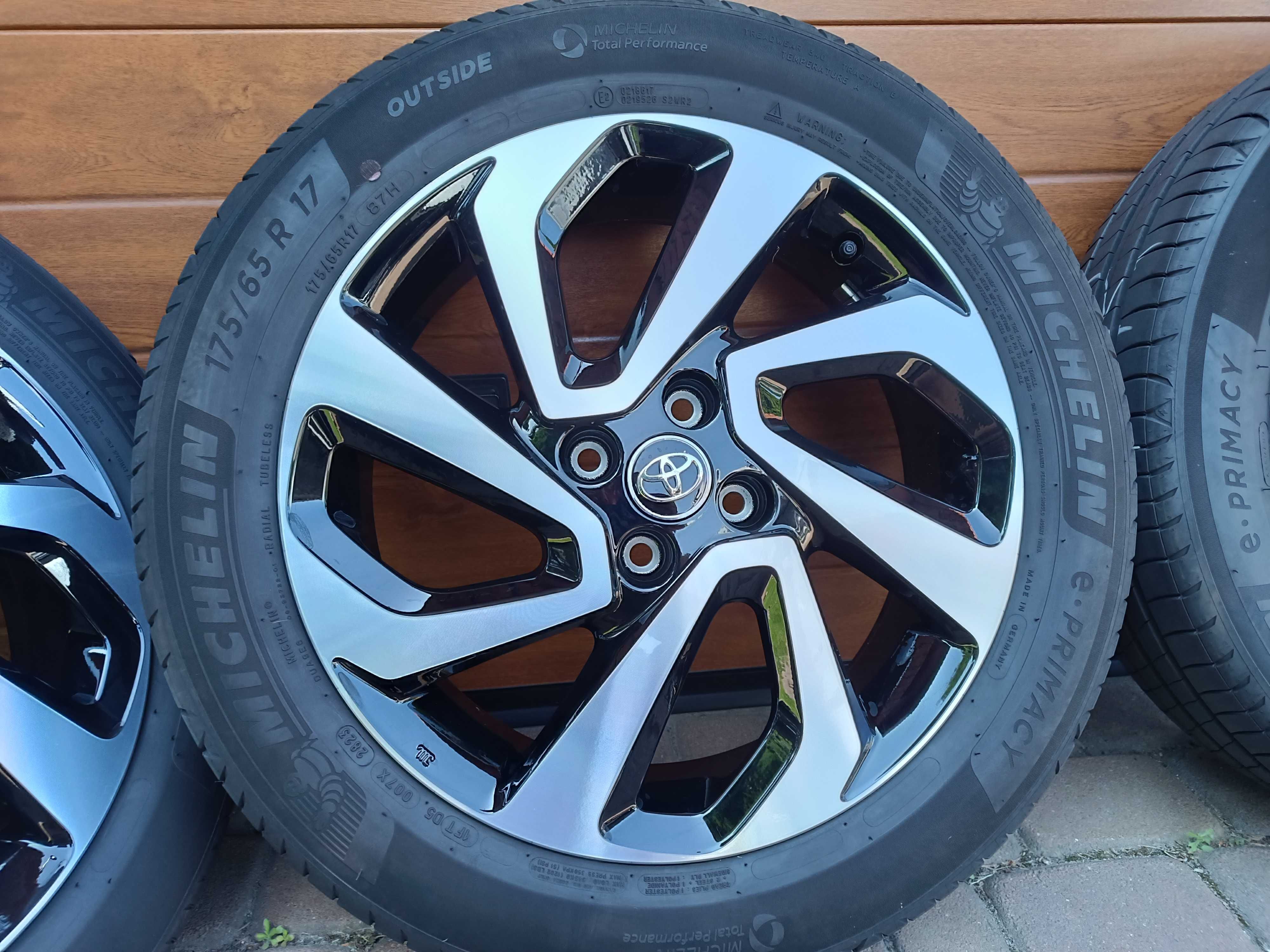 Koła felgi aluminiowe Alufelgi TOYOTA 17" Aygo X Yaris