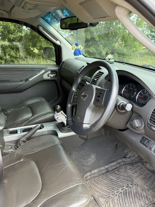 Ніссан Патфайндер/ Nissan Pathfinder