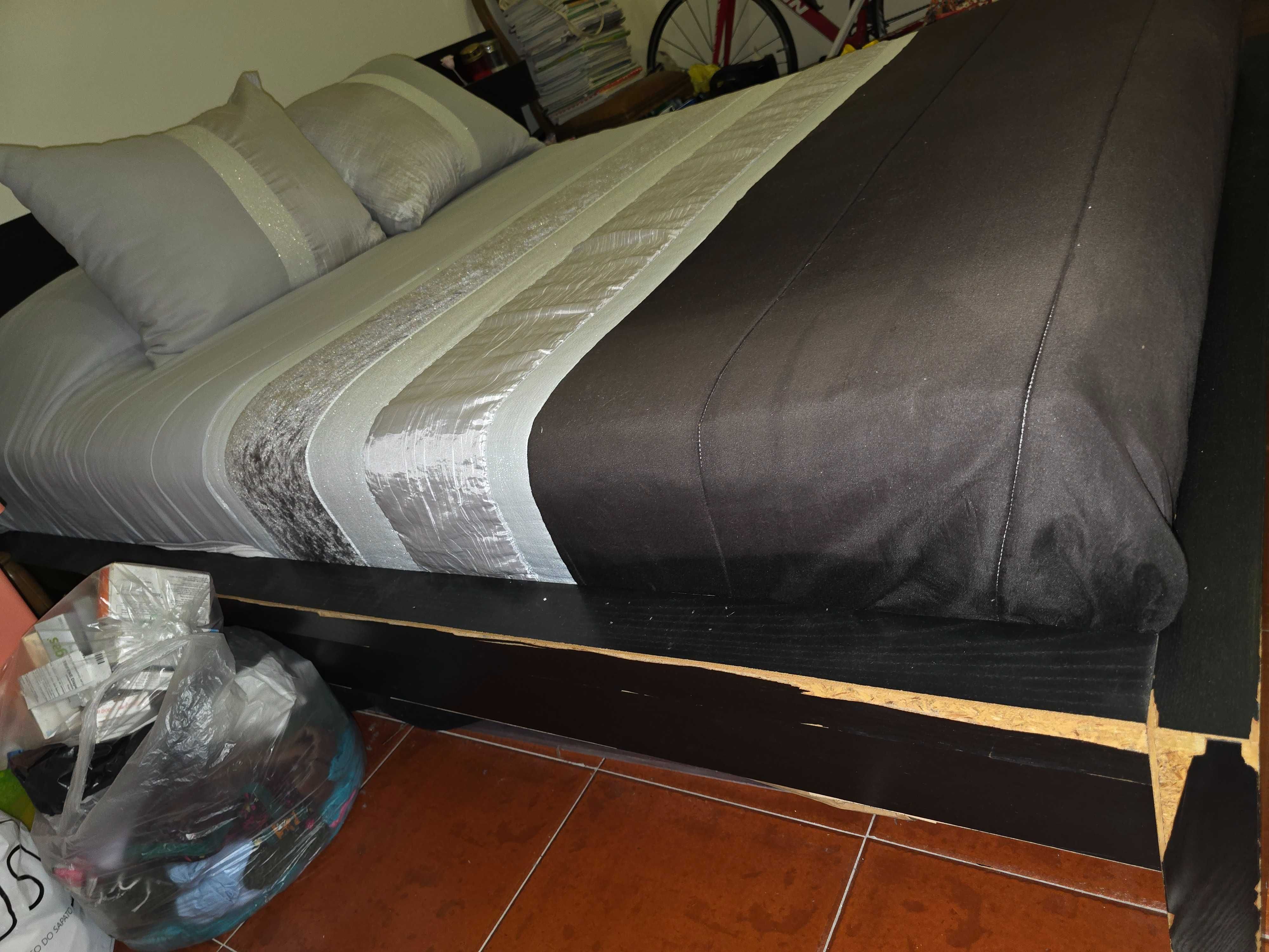 Cama de Casal 140×200 (com colchão)