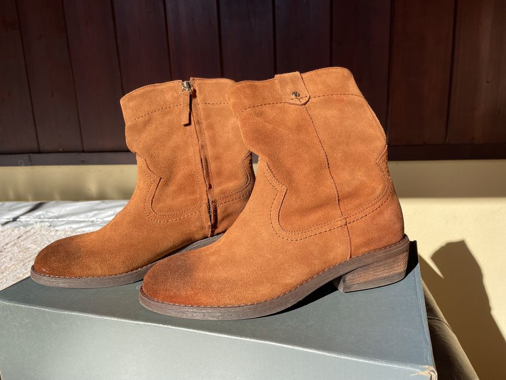 Botas novas | Tam 35